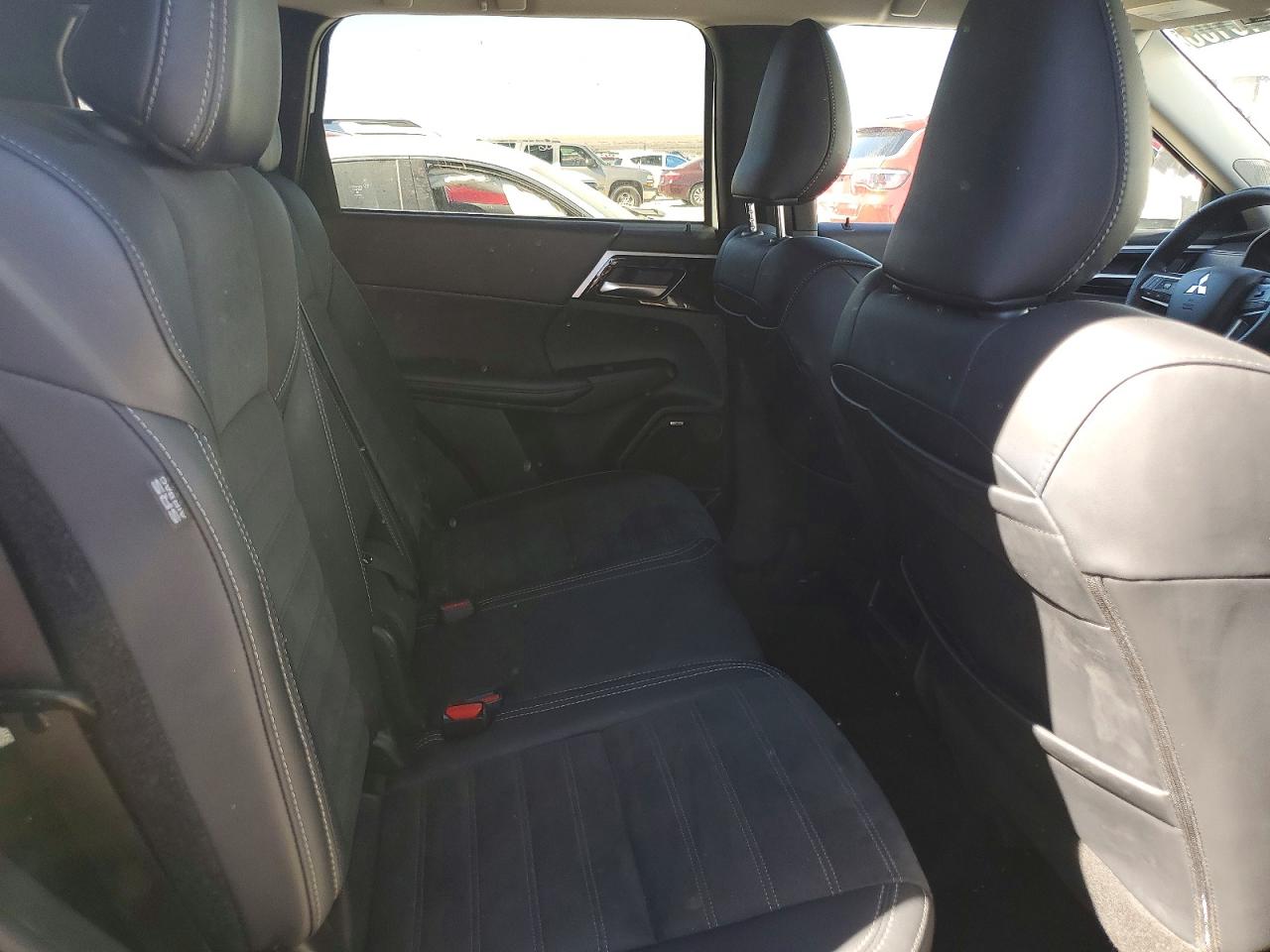 2025 MITSUBISHI OUTLANDER SE photo 31