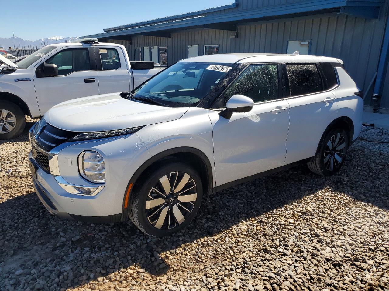 2025 MITSUBISHI OUTLANDER