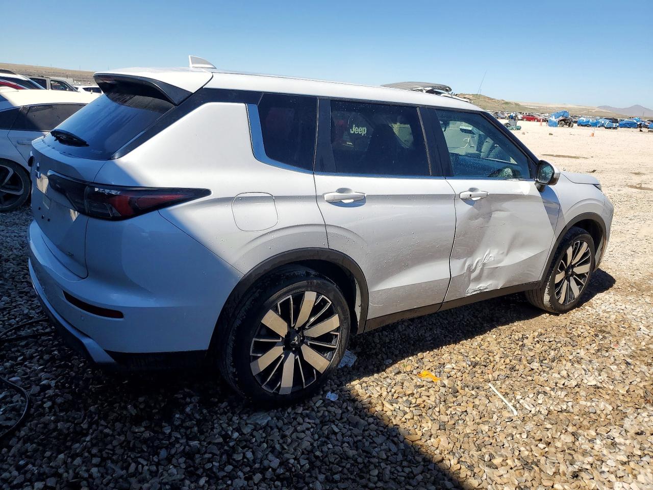 2025 MITSUBISHI OUTLANDER SE photo 7