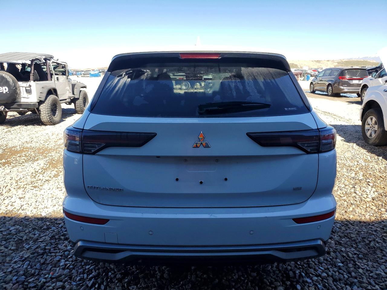 2025 MITSUBISHI OUTLANDER SE photo 16