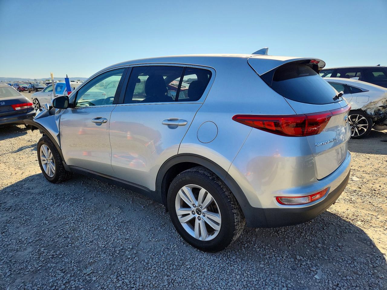 2018 KIA SPORTAGE LX photo 3