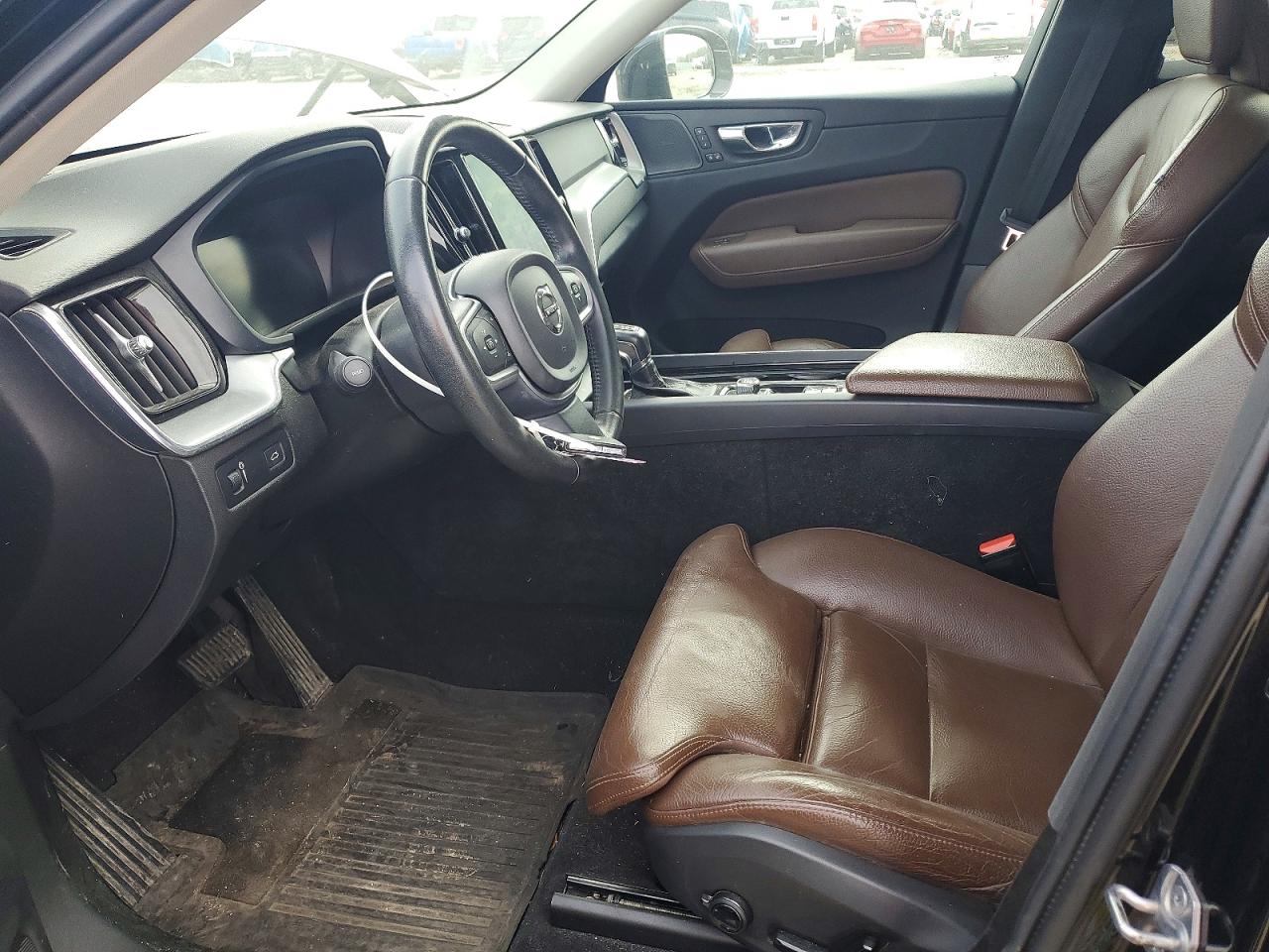 2019 VOLVO XC60 T5 photo 13