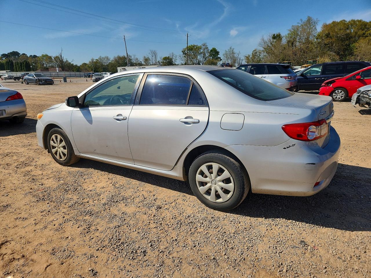 2011 TOYOTA COROLLA LE photo 2