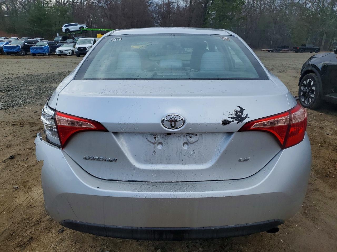 2017 TOYOTA COROLLA LE photo 16