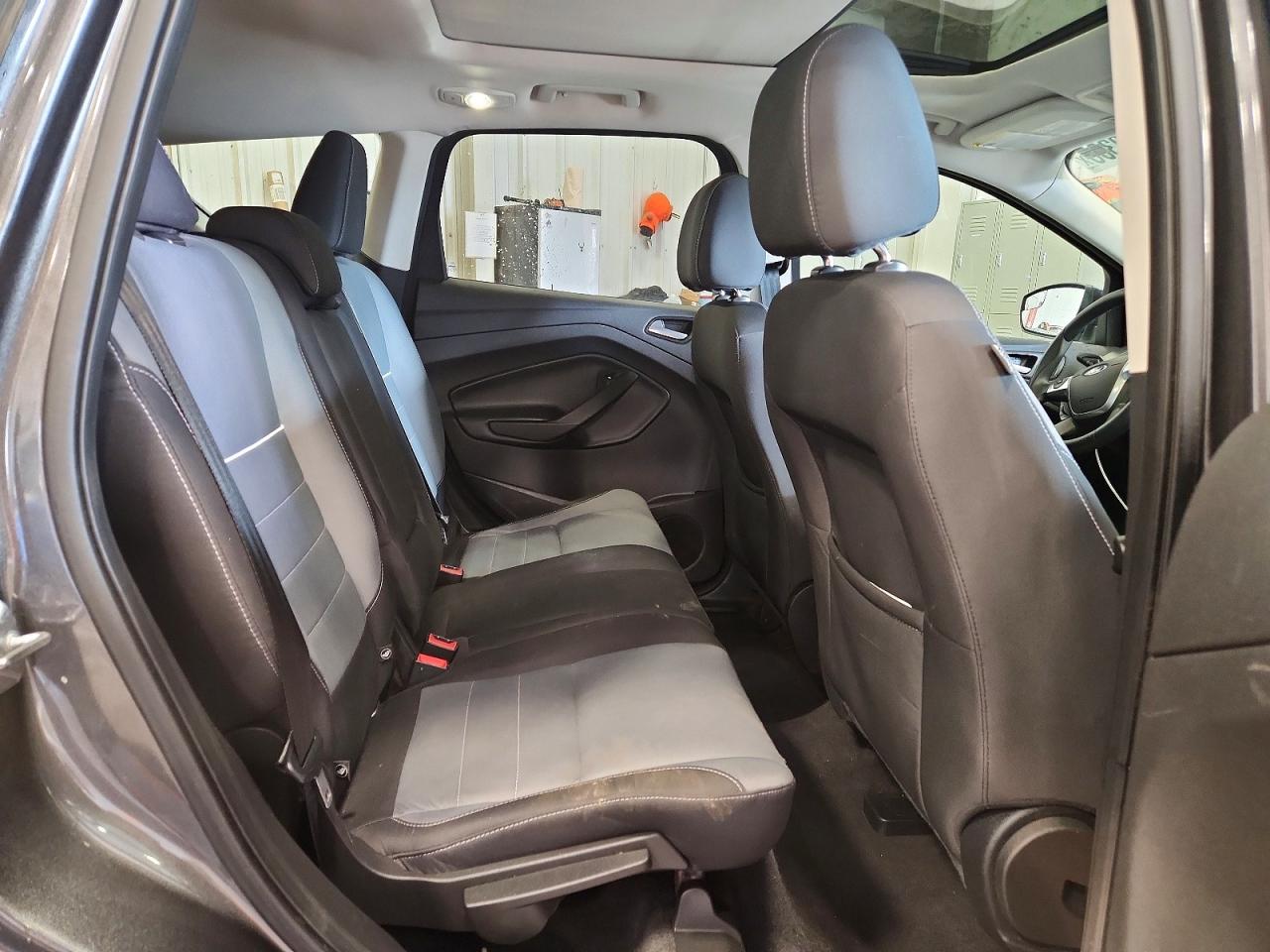 2015 FORD ESCAPE SE photo 21
