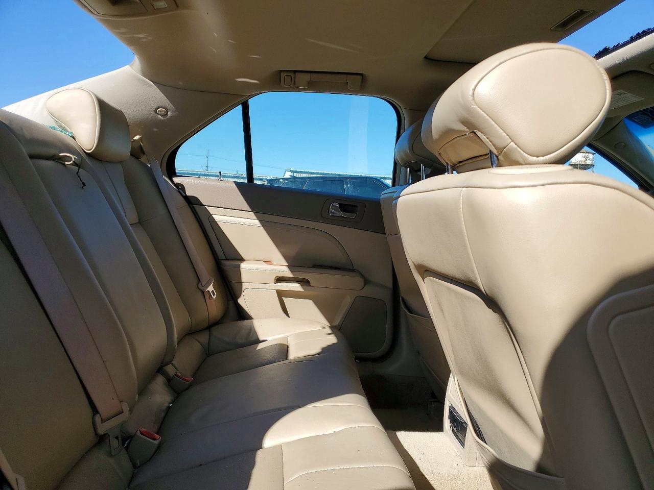 2007 CADILLAC STS photo 28