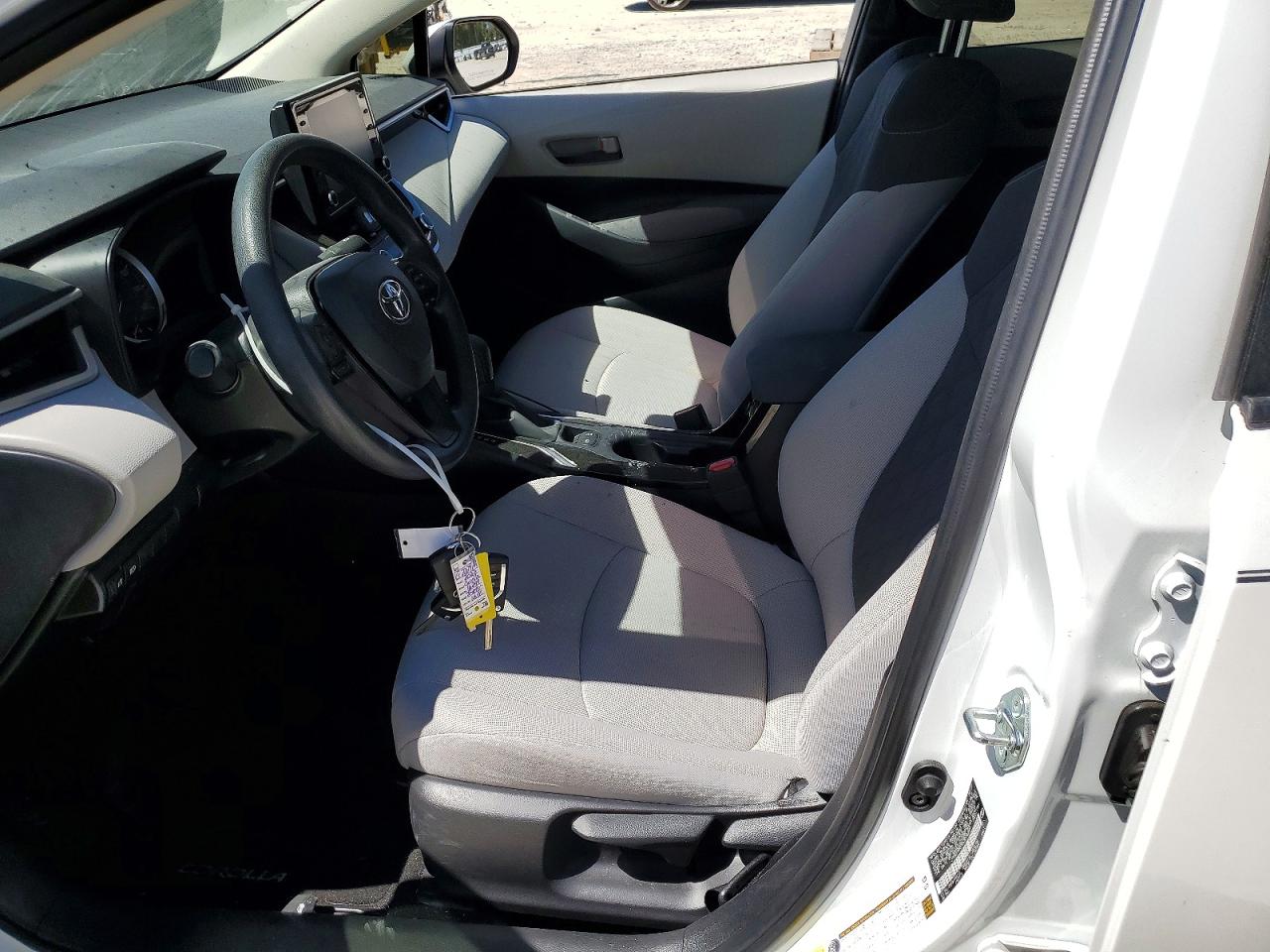 2022 TOYOTA COROLLA LE photo 13