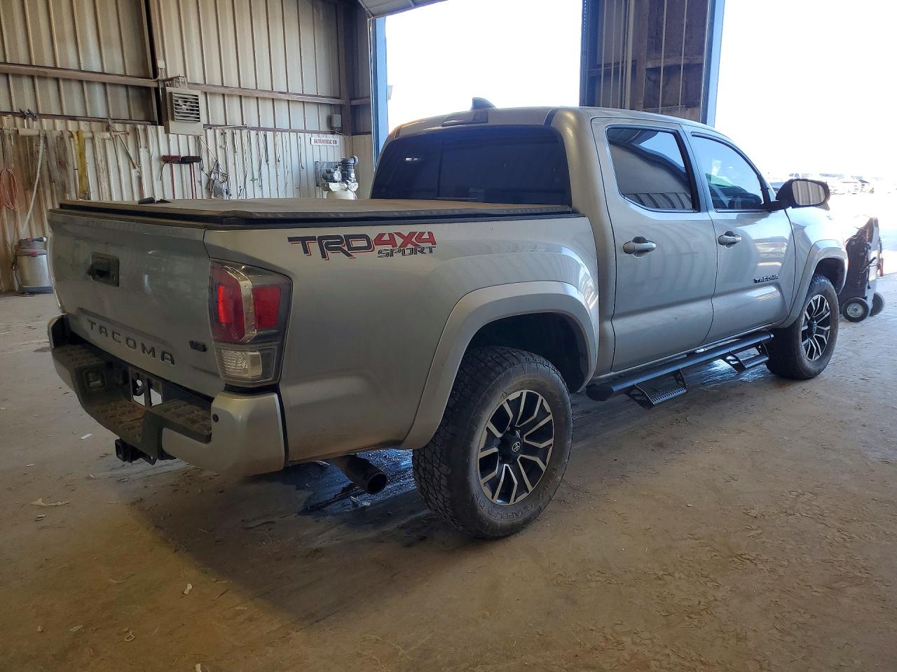 2022 TOYOTA TACOMA TRD SPORT photo 3