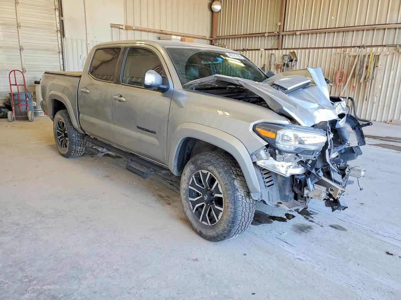 2022 TOYOTA TACOMA TRD SPORT photo 4