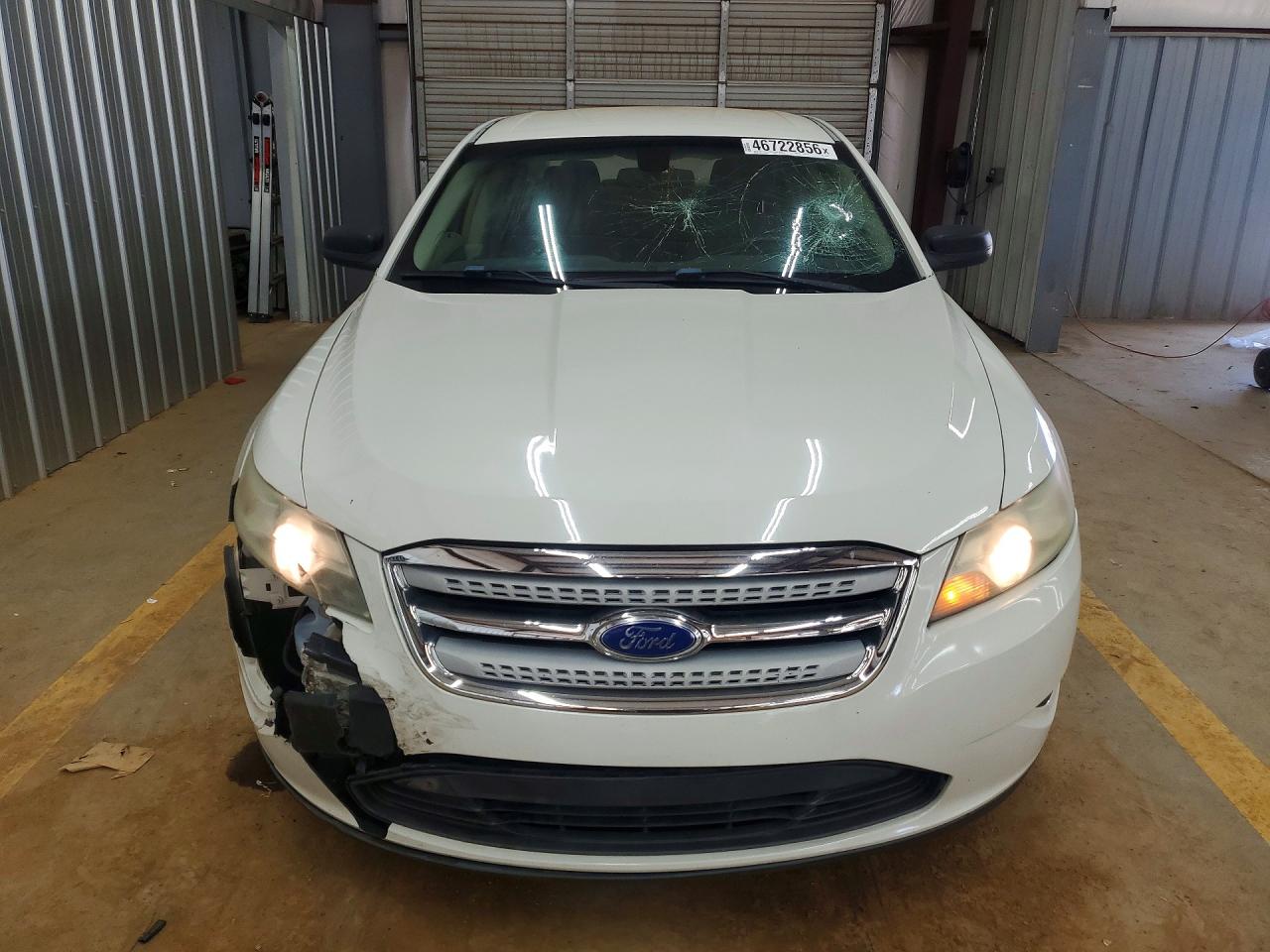 2011 FORD TAURUS SE photo 5