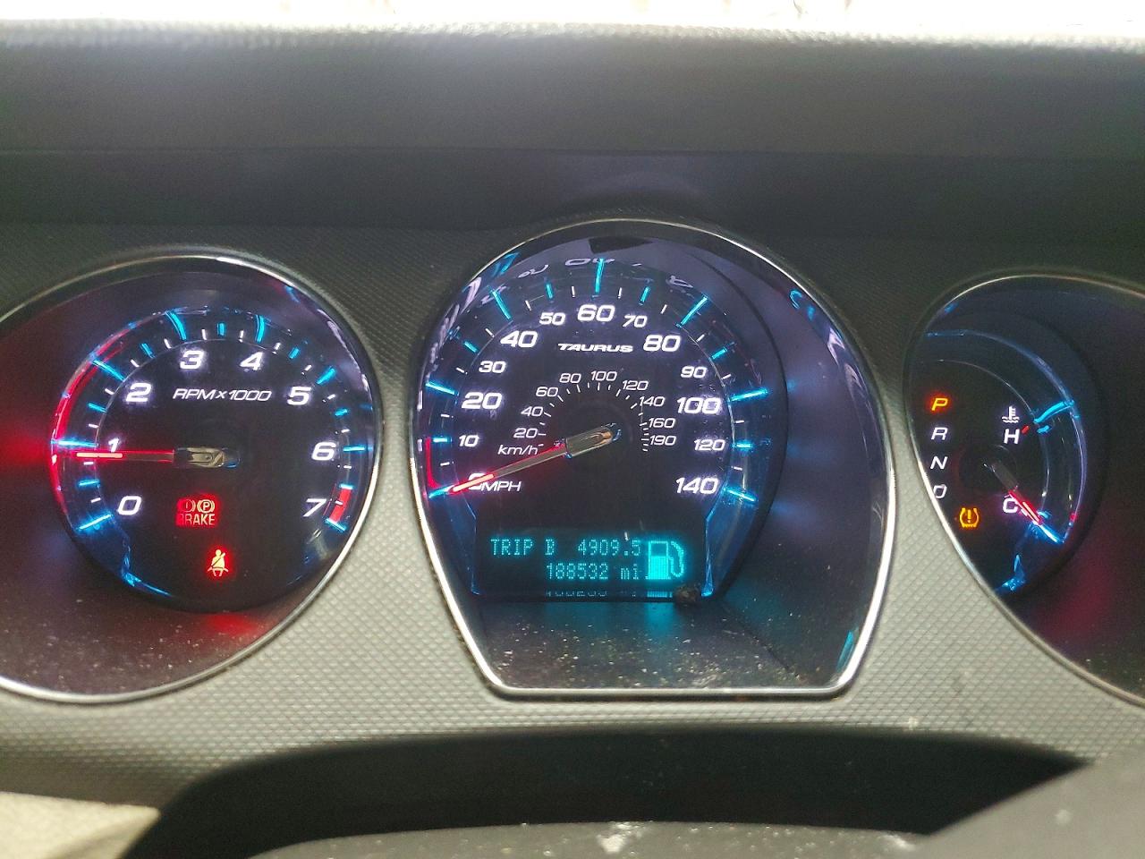 2011 FORD TAURUS SE photo 9