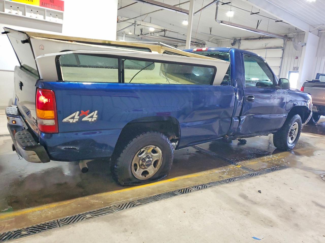 2002 GMC NEW SIERRA K1500 photo 3