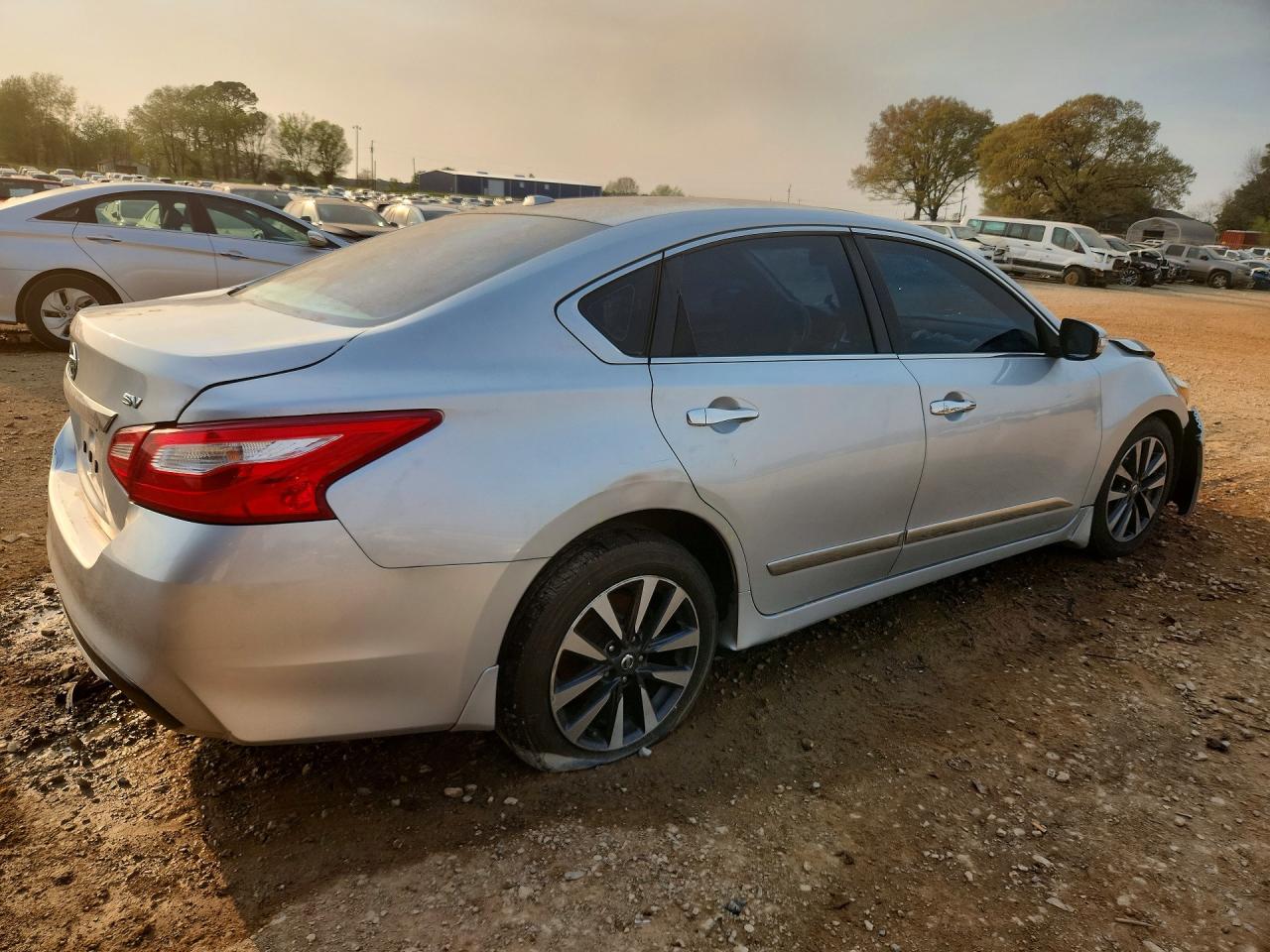 2016 NISSAN ALTIMA 2.5 SV photo 5