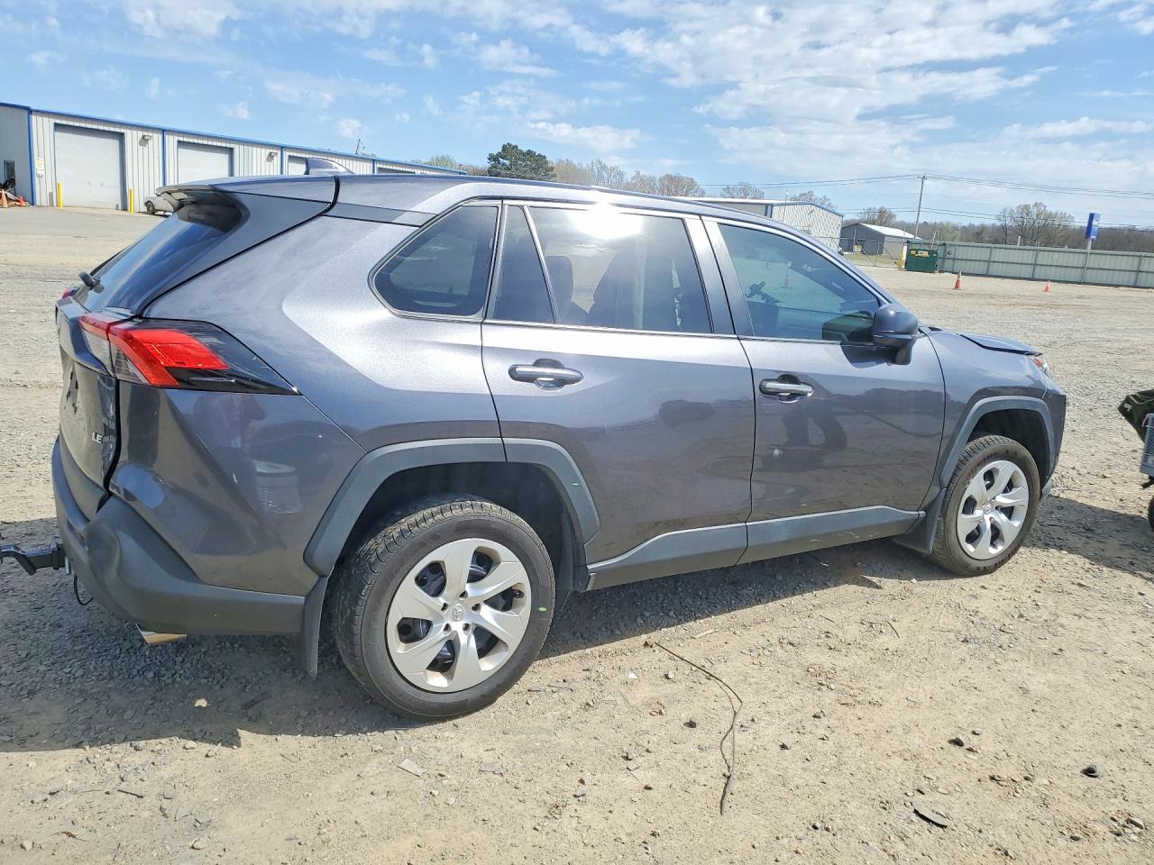 2022 TOYOTA RAV4 LE photo 5