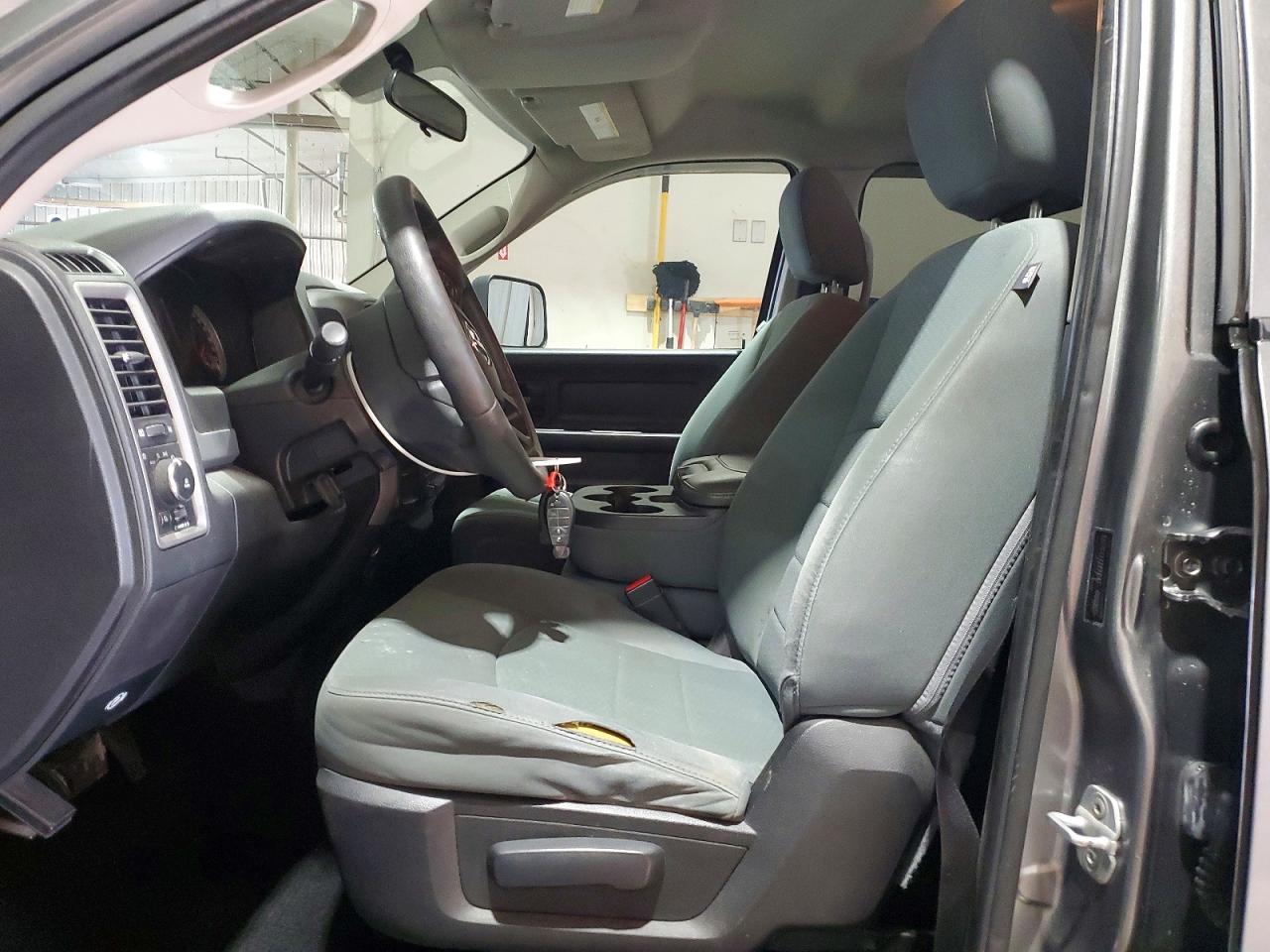 2013 RAM 1500 ST photo 13