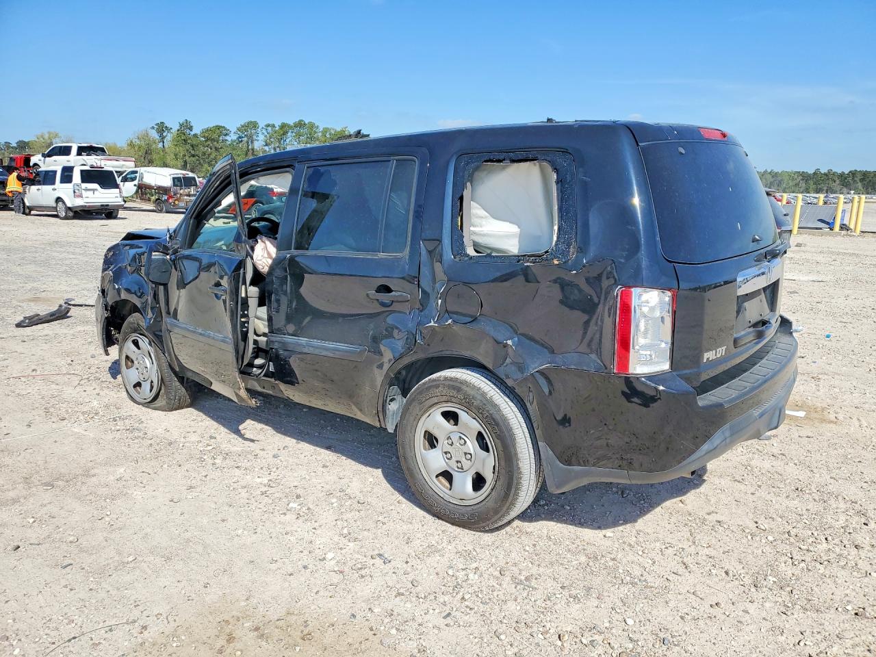2015 HONDA PILOT LX photo 2