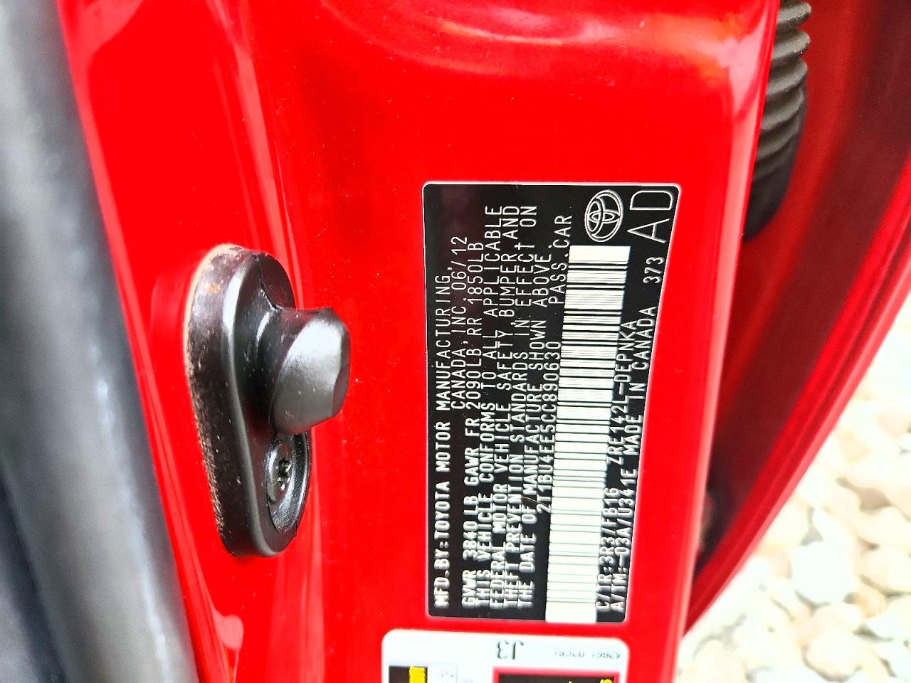2012 TOYOTA COROLLA LE photo 24