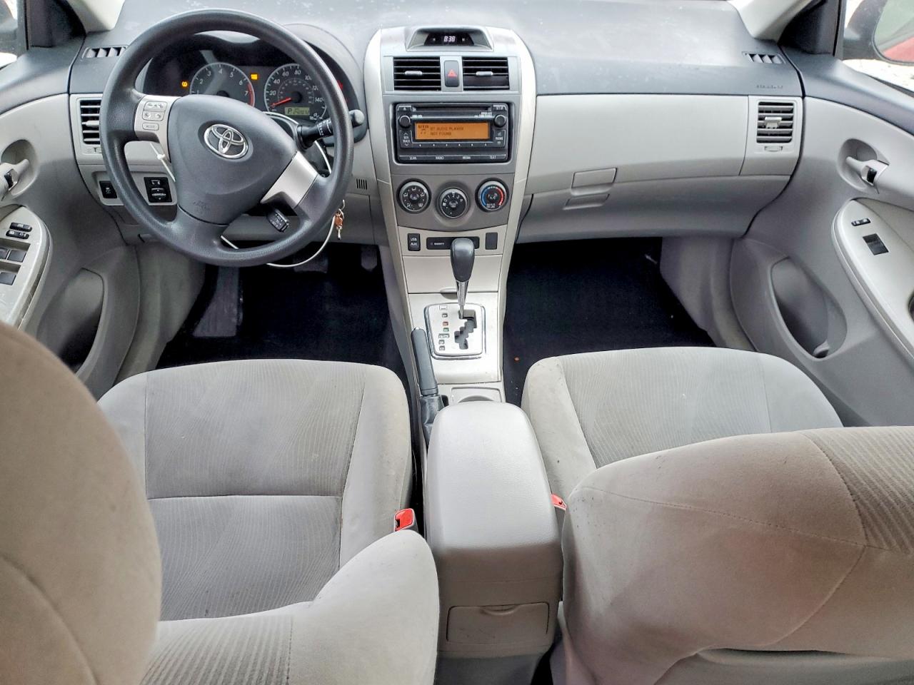 2012 TOYOTA COROLLA LE photo 15