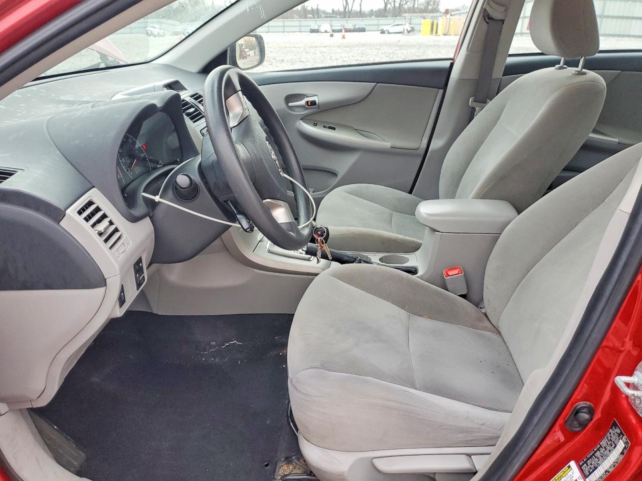 2012 TOYOTA COROLLA LE photo 13