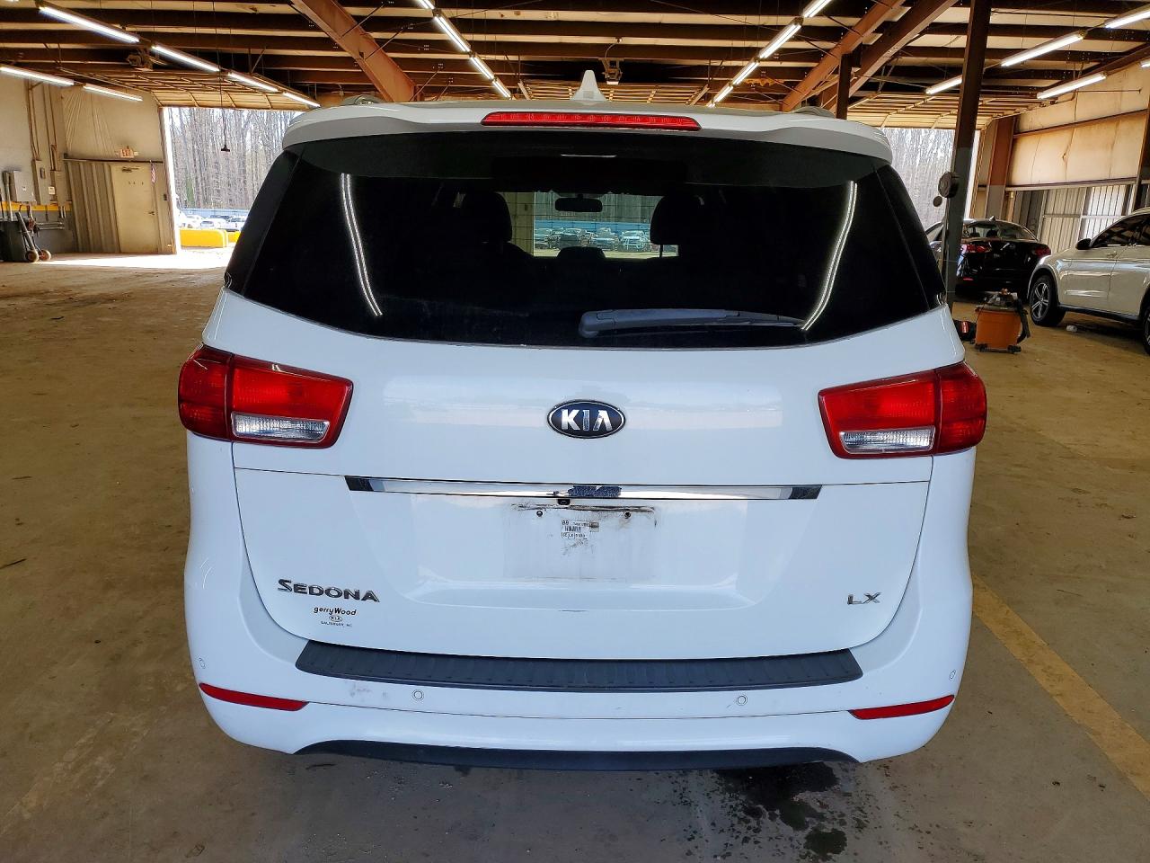 2016 KIA SEDONA LX photo 11