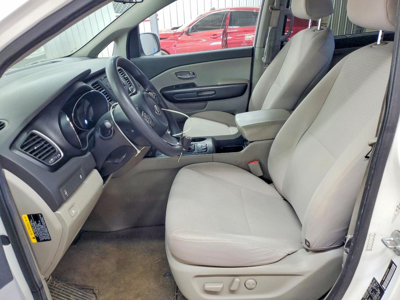 2016 KIA SEDONA LX photo 13
