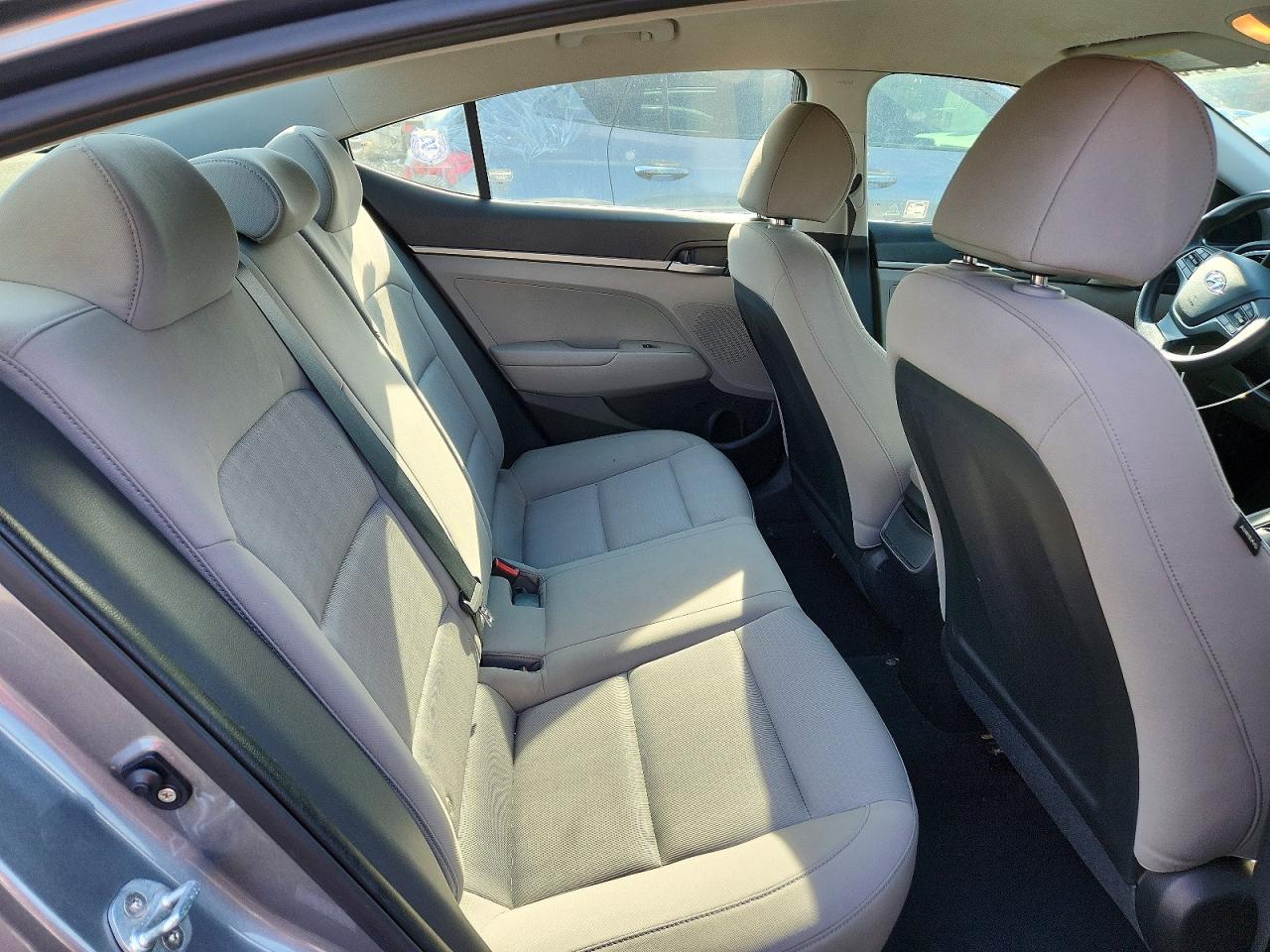 2017 HYUNDAI ELANTRA SE photo 19