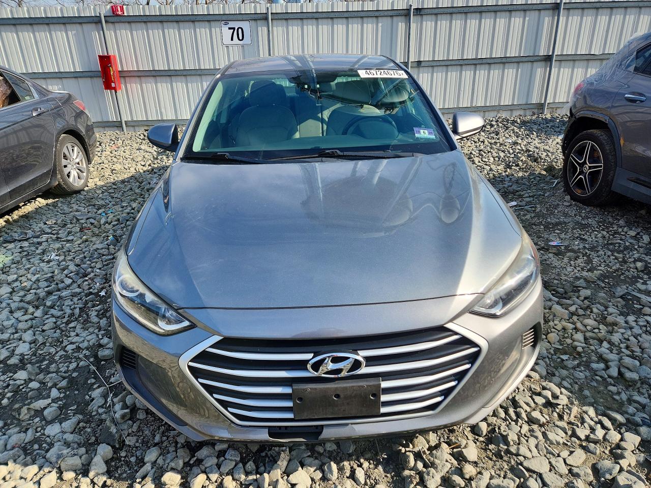 2017 HYUNDAI ELANTRA SE photo 9