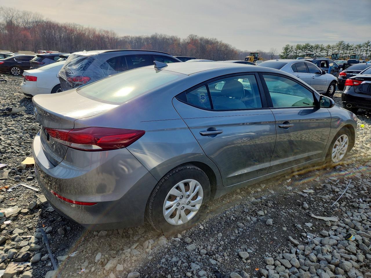 2017 HYUNDAI ELANTRA SE photo 5