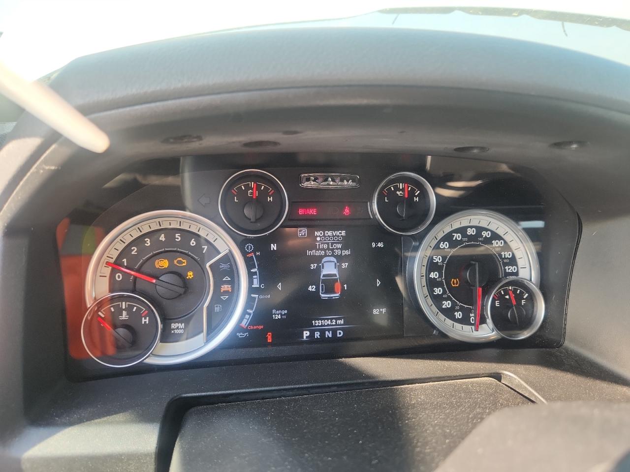 2016 RAM 1500 SLT photo 17