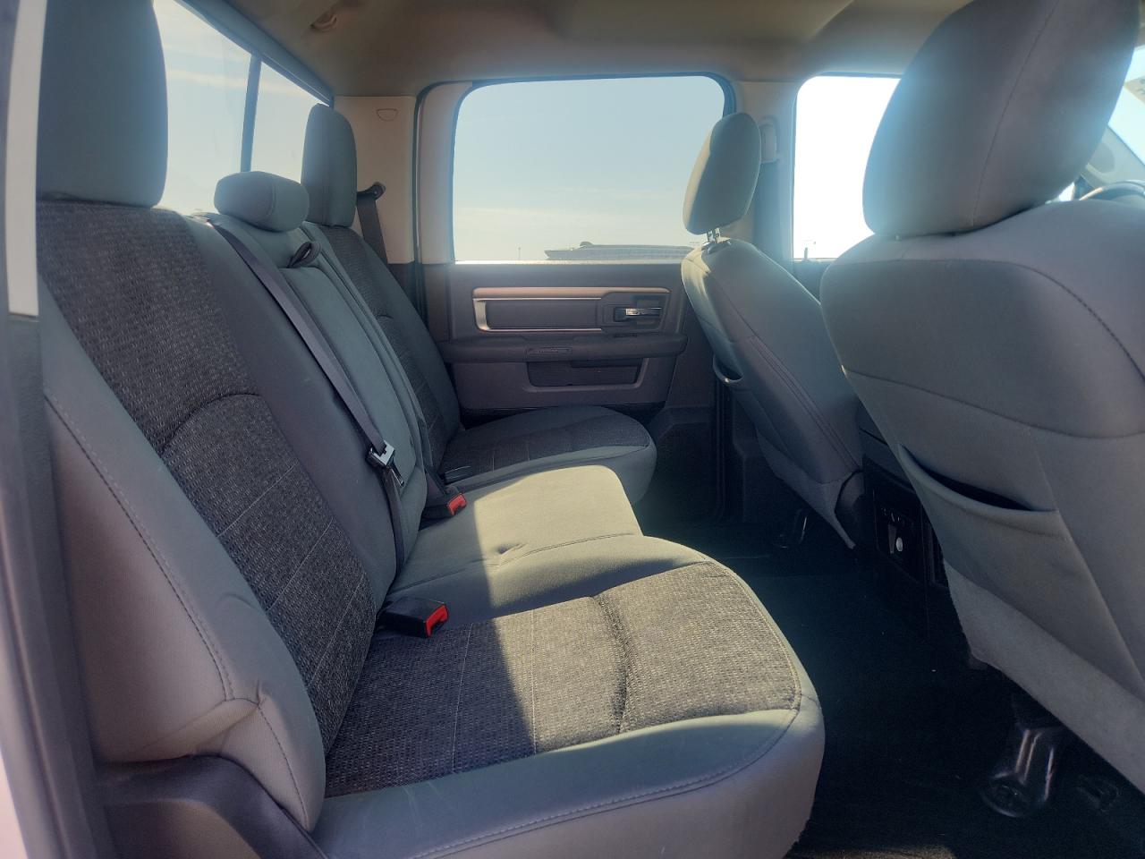 2016 RAM 1500 SLT photo 19