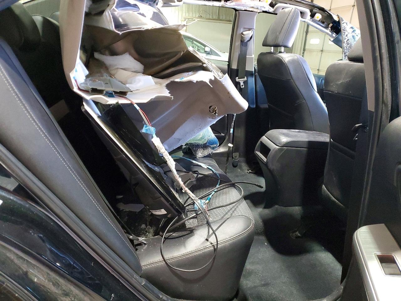2012 TOYOTA CAMRY SE photo 19