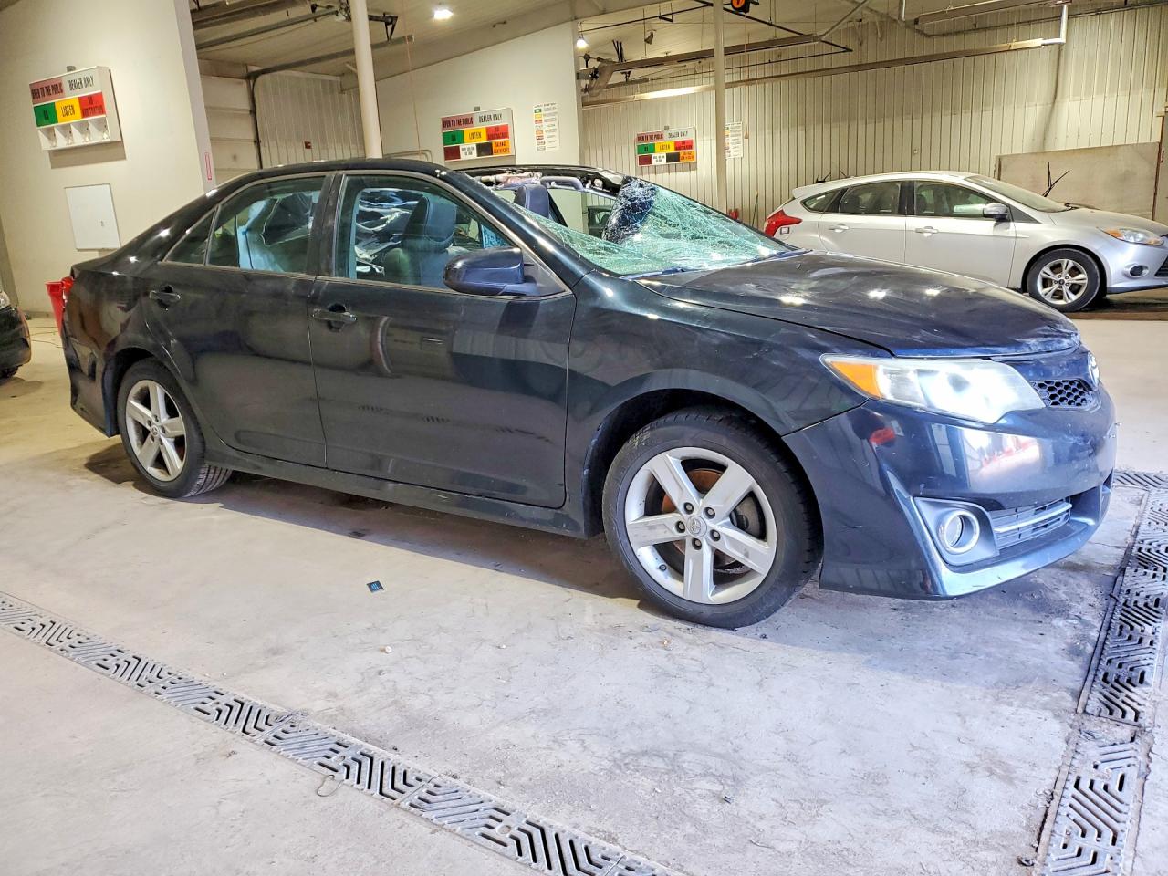 2012 TOYOTA CAMRY SE photo 7