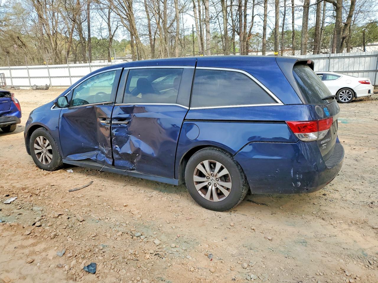 2016 HONDA ODYSSEY SE photo 3