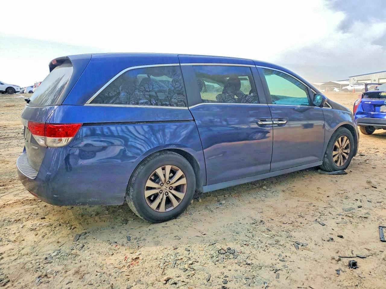 2016 HONDA ODYSSEY SE photo 5