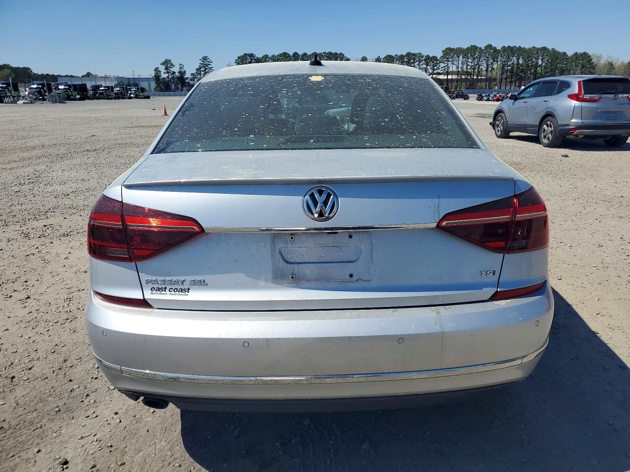 2017 VOLKSWAGEN PASSAT SEL PREMIUM photo 6