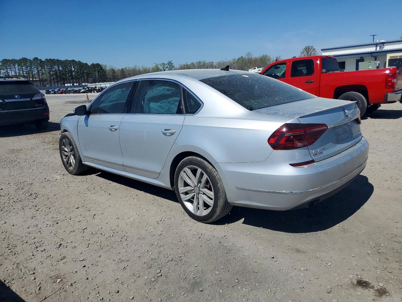 2017 VOLKSWAGEN PASSAT SEL PREMIUM photo 2
