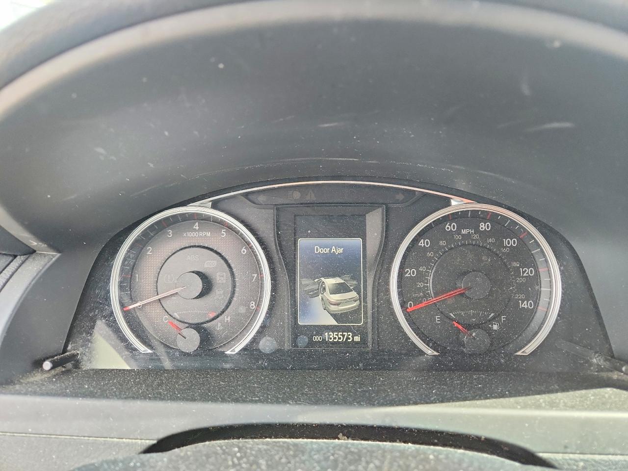 2016 TOYOTA CAMRY SE photo 9