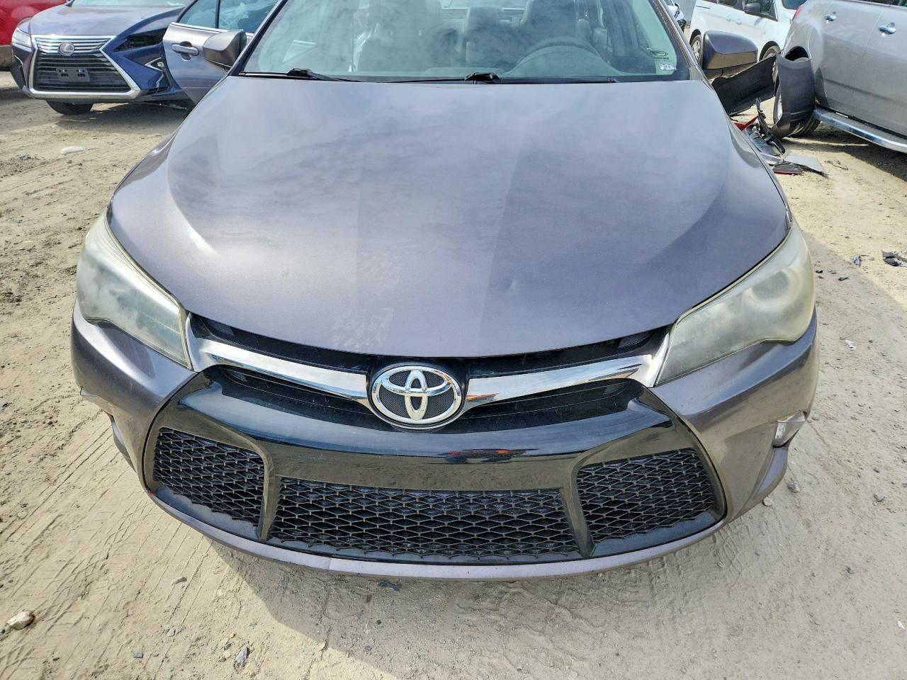 2016 TOYOTA CAMRY SE photo 11