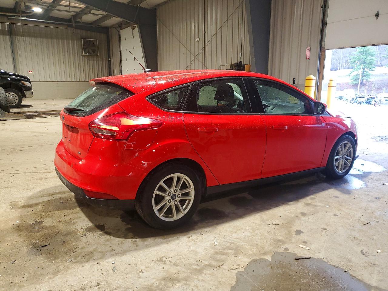 2017 FORD FOCUS photo 5