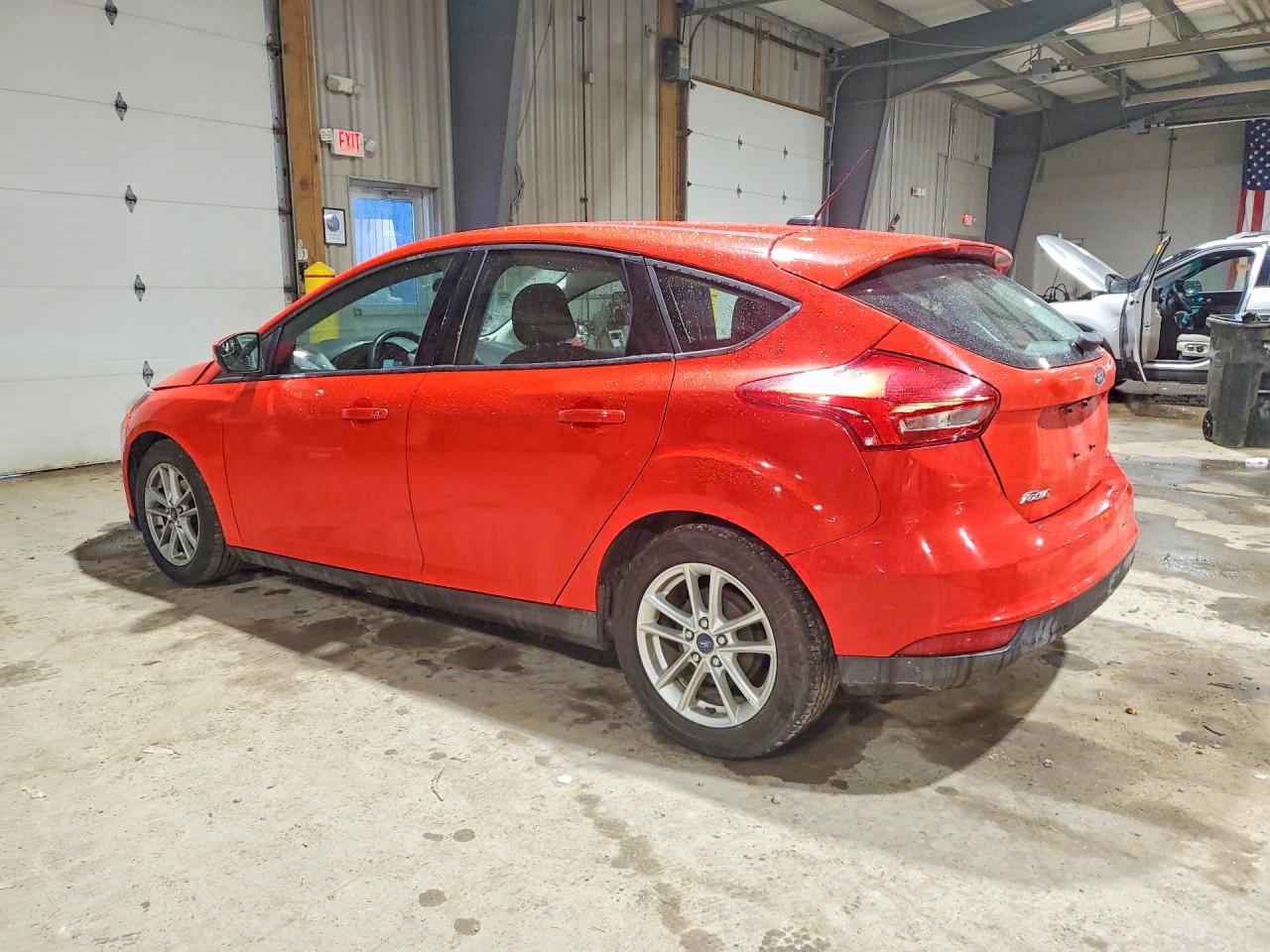 2017 FORD FOCUS photo 3
