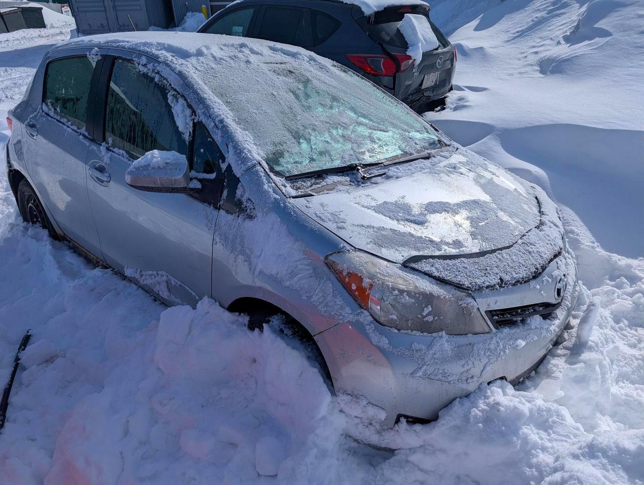 2013 TOYOTA YARIS 5-DOOR L photo 4