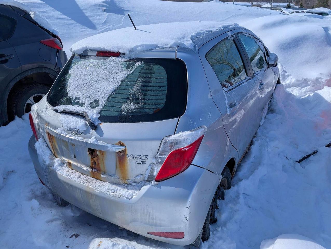 2013 TOYOTA YARIS 5-DOOR L photo 3