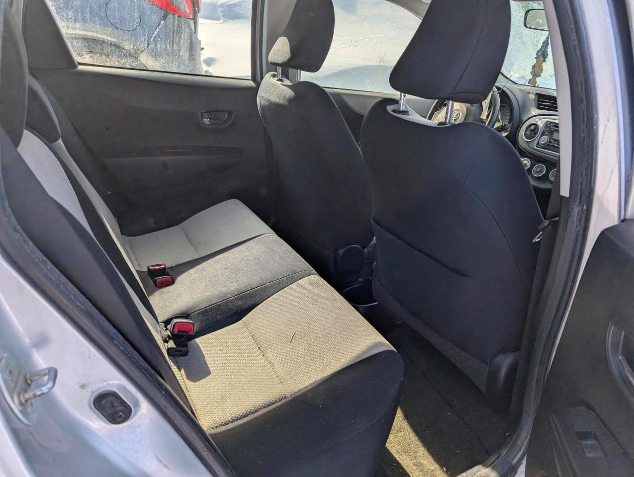 2013 TOYOTA YARIS 5-DOOR L photo 10