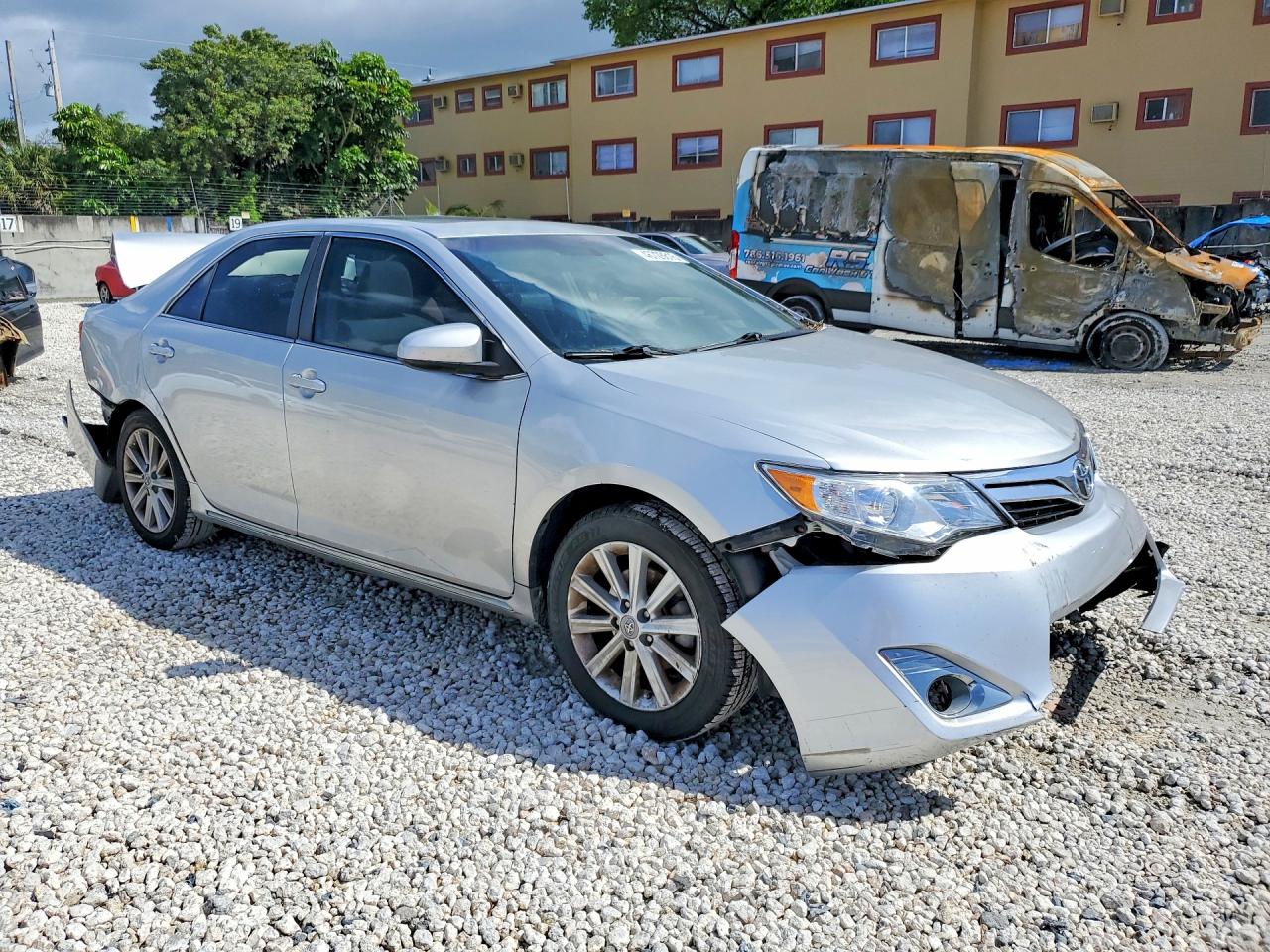 2012 TOYOTA CAMRY XLE photo 10