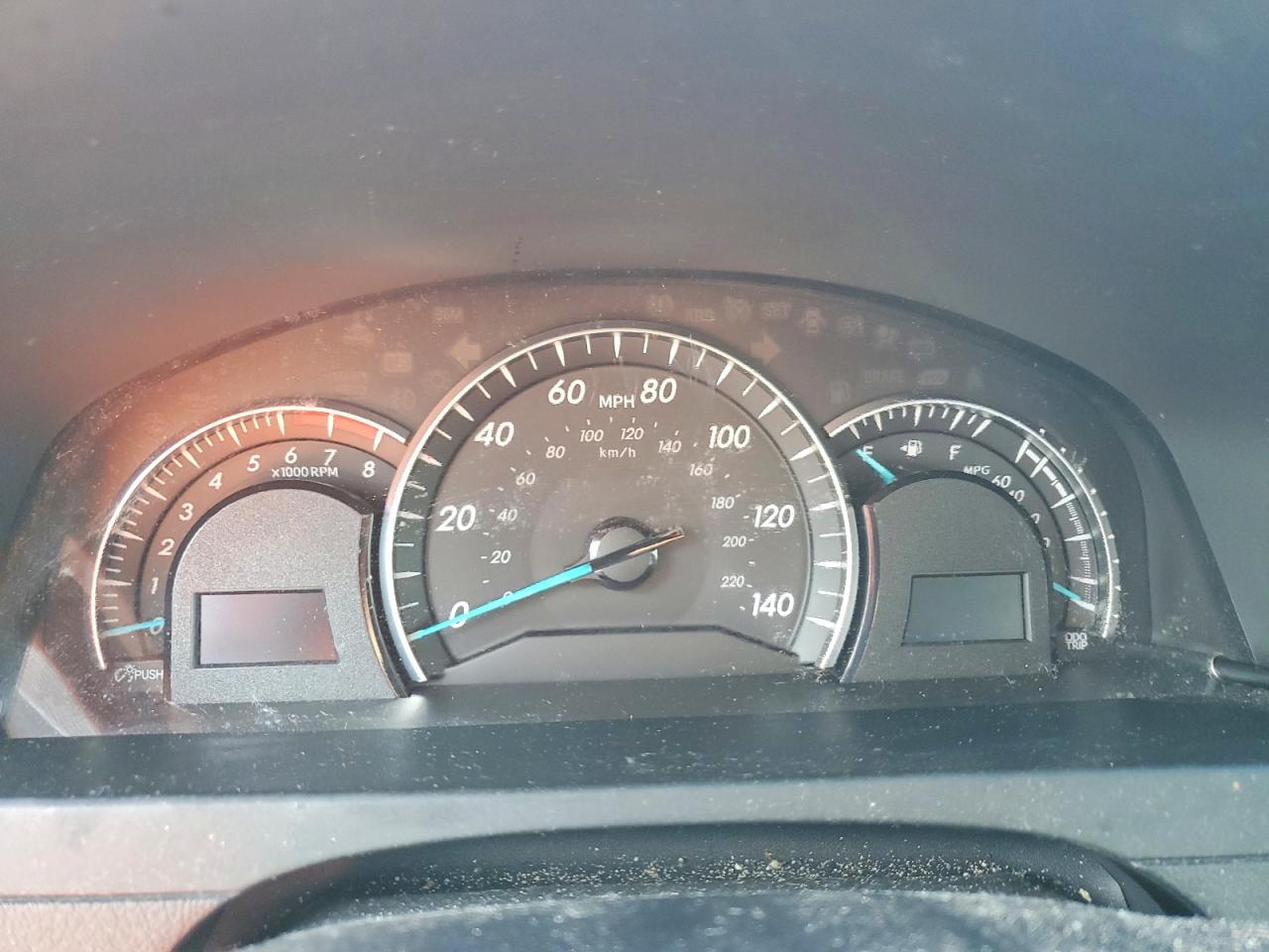 2012 TOYOTA CAMRY XLE photo 25