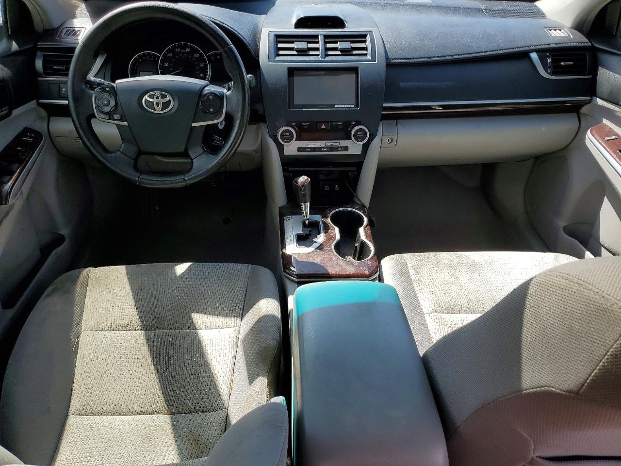 2012 TOYOTA CAMRY XLE photo 22