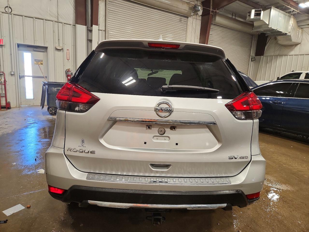 2017 NISSAN ROGUE SV photo 11