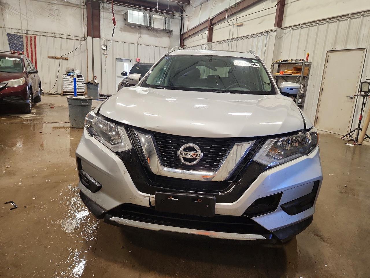 2017 NISSAN ROGUE SV photo 9