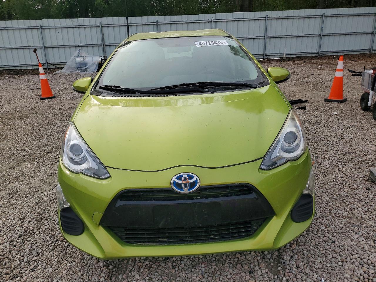 2016 TOYOTA PRIUS C TWO photo 13