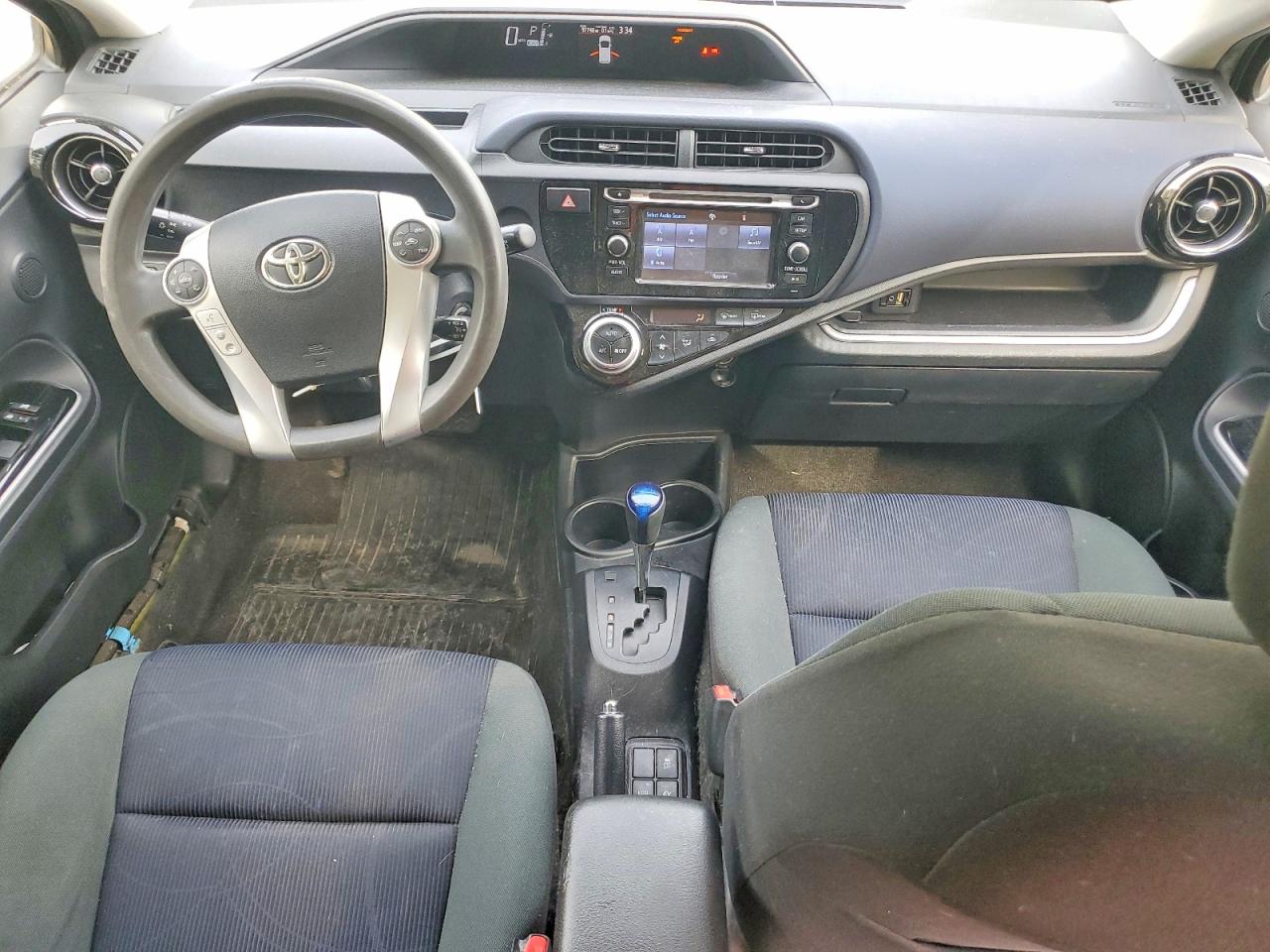 2016 TOYOTA PRIUS C TWO photo 22